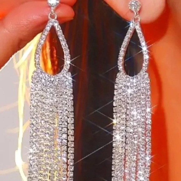 (2 for $15) Women's Rhinestone Tassel Earrings Vey Elegant Wedding Party - Picture 1 of 5